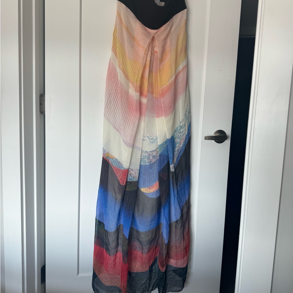 DVF Strapless Adrianna dress. Sandscape pattern